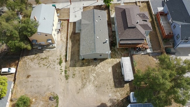 Building Photo - 220 Liberty St