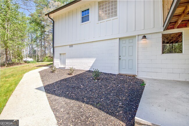 Building Photo - 140 Mary Freeman Rd