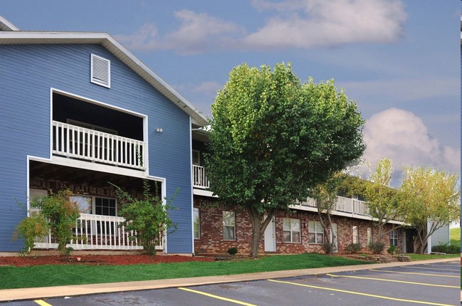 Hamiltonian IV - Hamiltonian IV Apartments