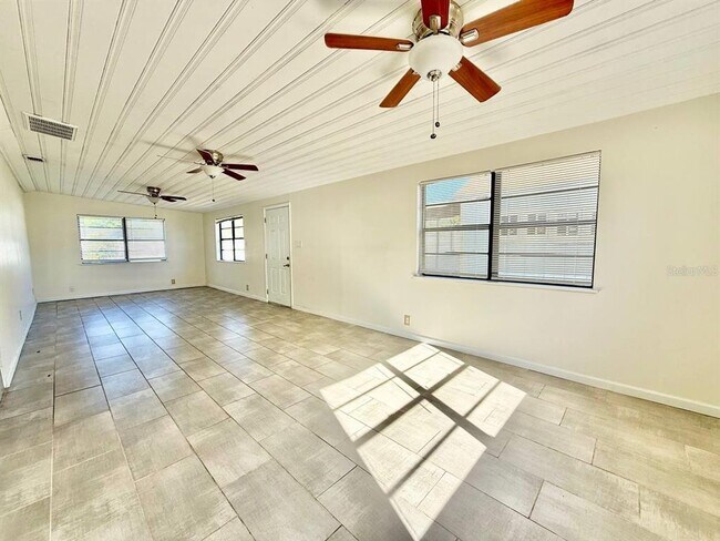 Building Photo - 4109 W Wallace Ave