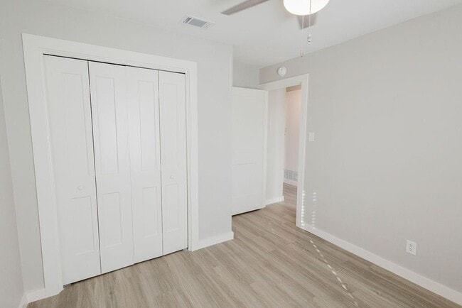 Building Photo - 501 Oakley Ct