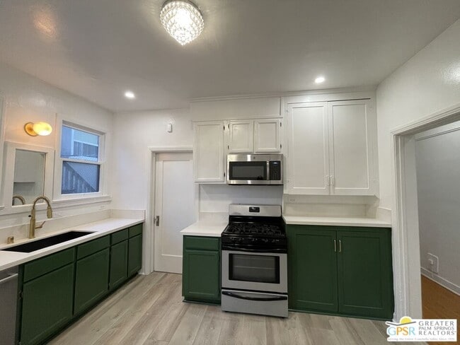 Building Photo - 739 Occidental Blvd