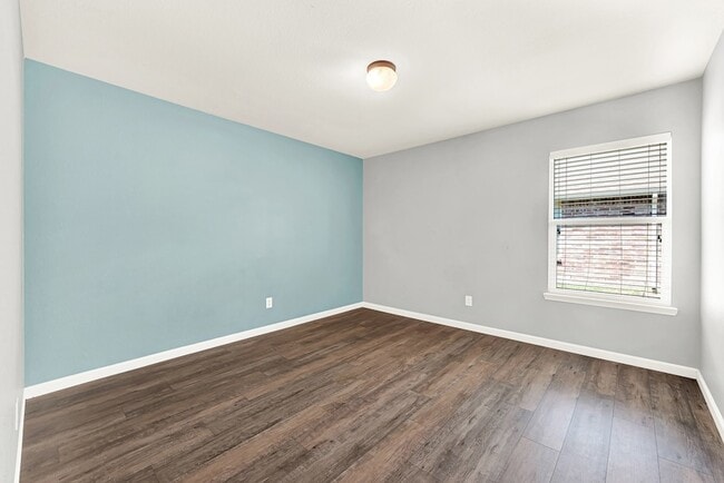 Building Photo - 4613 Mountain Oak St