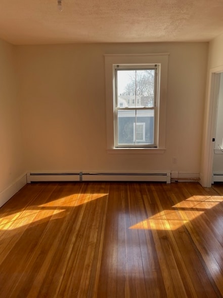 Building Photo - 10.5 Bentley St