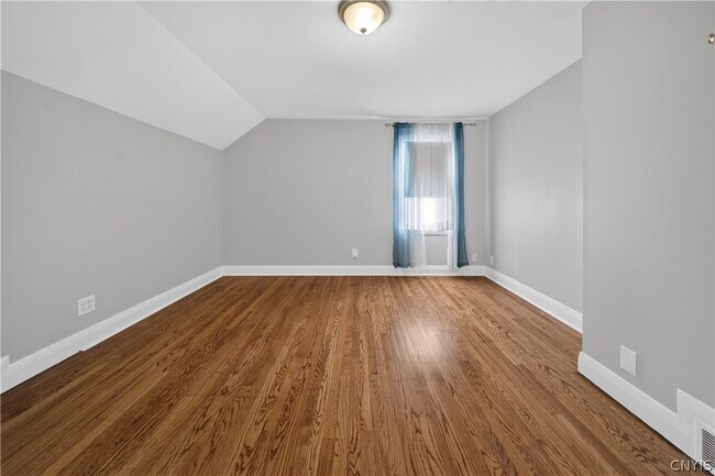 Building Photo - 103 Pelham Rd