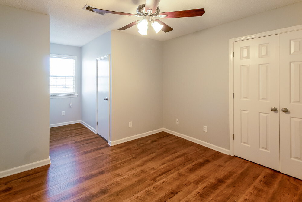 Building Photo - 1253 Greenwich Dr