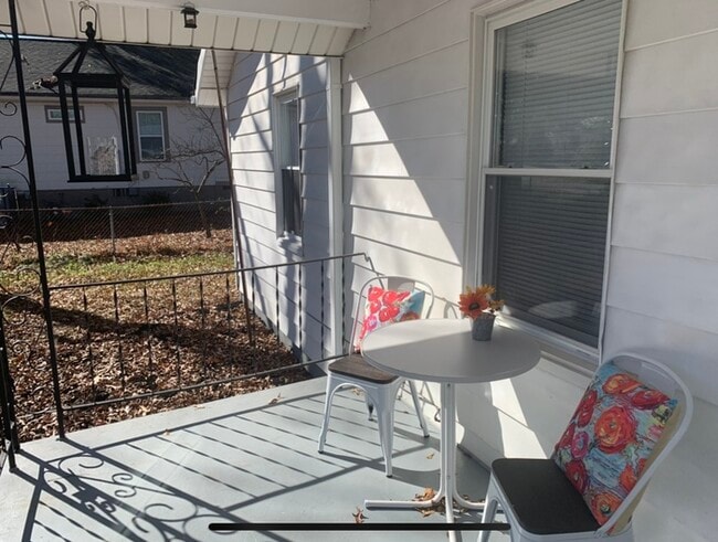 Building Photo - 113 Alice Street FOR RENT!