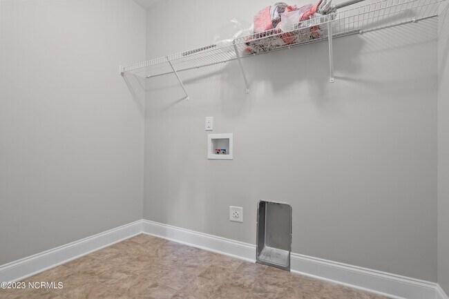Building Photo - 221 Salty Dog Ln