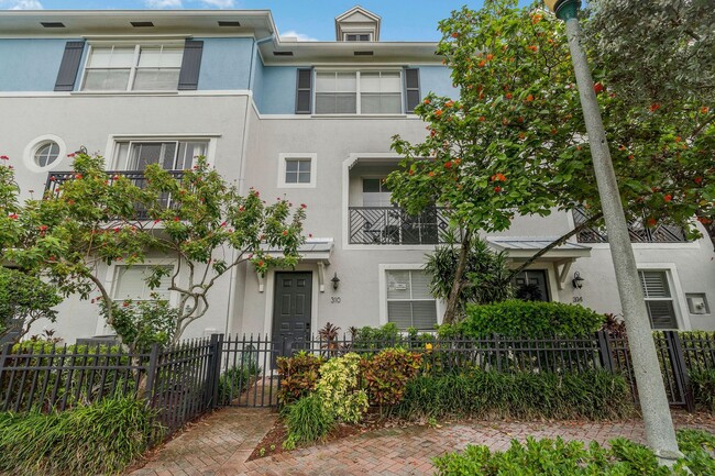 Primary Photo - Gorgeous 2 bed 2.5 bathroom townhouse in d...