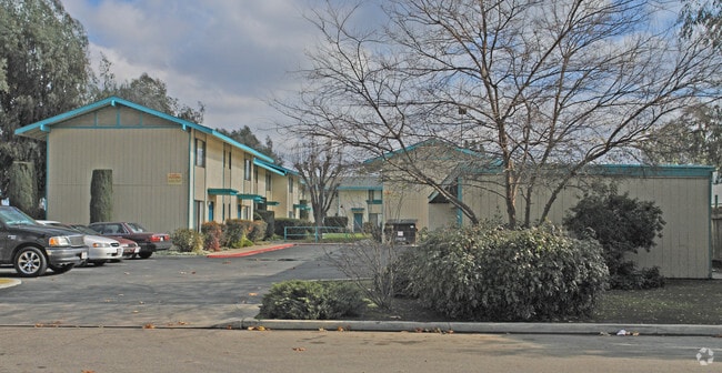 Building Photo - 515 S Demaree St