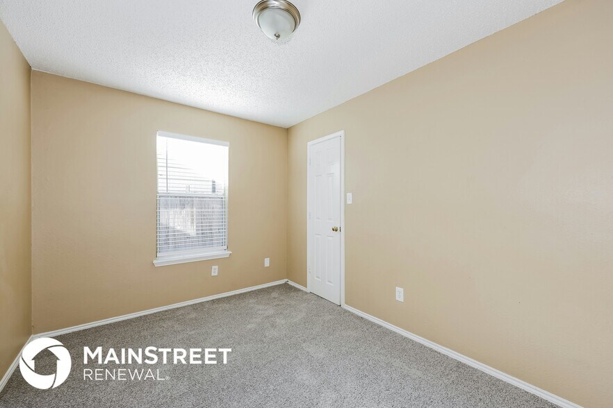 Building Photo - 940 Danforth Pl