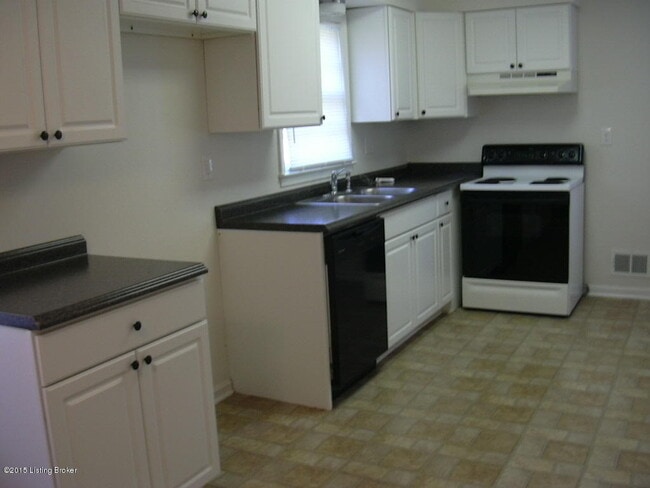 Building Photo - 304 S Evergreen Rd