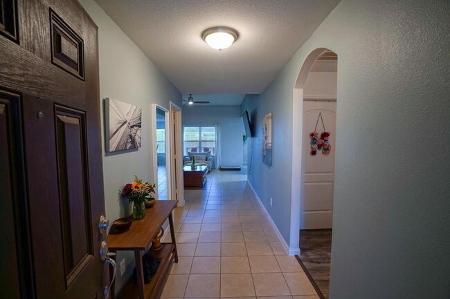 Building Photo - 326 Hawks View Dr