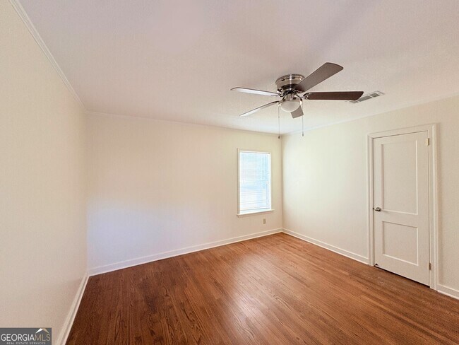 Building Photo - 600 Margaret St