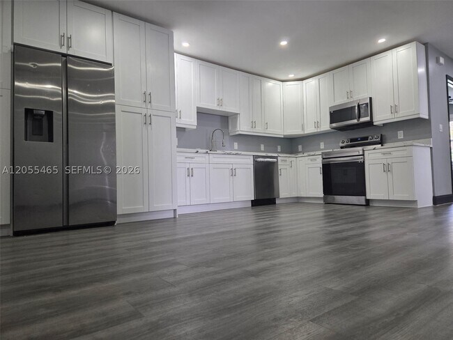 Building Photo - 8227 NW 39th St
