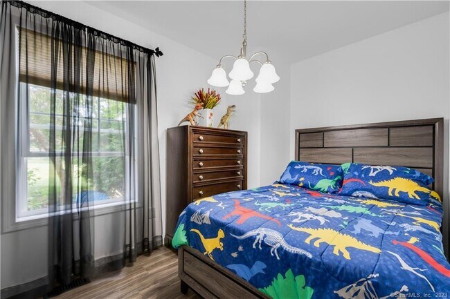 Building Photo - 1 Alicia Ln