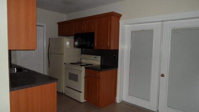 Building Photo - 700 N 70th Ave