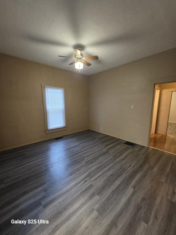 Building Photo - 208 E Main St