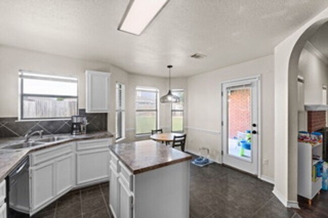 Building Photo - 4109 Maid Marian Cir