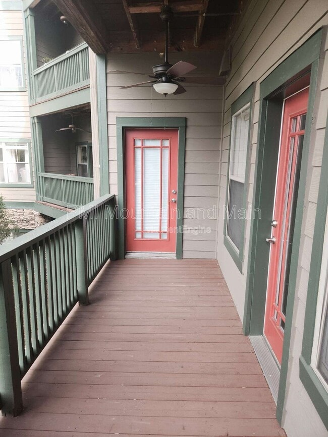 Building Photo - 9 Kenilworth Knolls