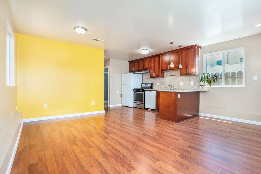 Building Photo - 1215 San Pablo Ave