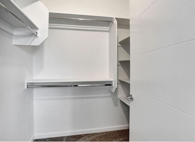 Main closet - 5425 N Minnesota Ave