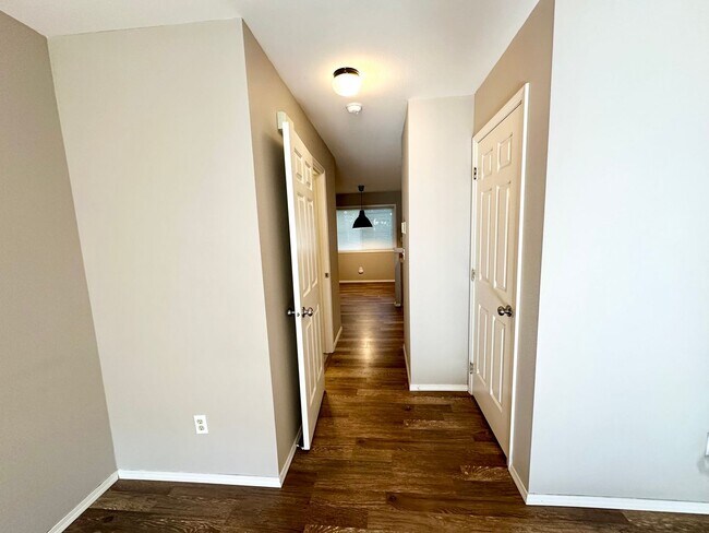 Building Photo - Introducing the Perfect Townhouse Steps Away from Central WA University!