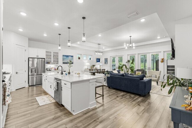 Building Photo - 119 Anastasia Cir