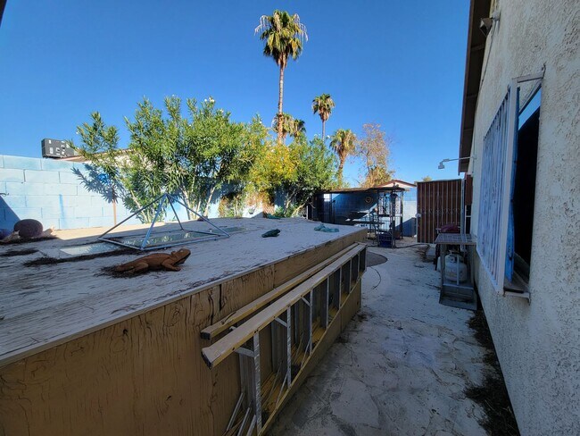 Building Photo - Single story in Montara Est 4 bed/2 full b...