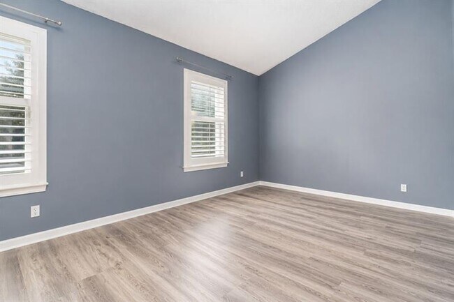 Building Photo - 3539 Mt Vernon Cir