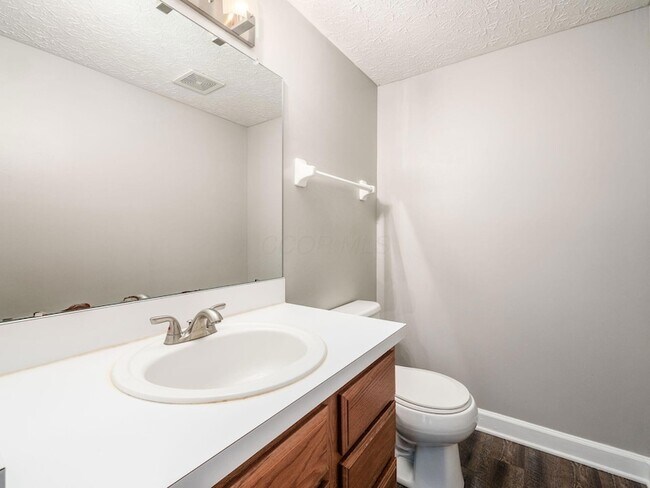 Building Photo - 952 Charleston Way Dr