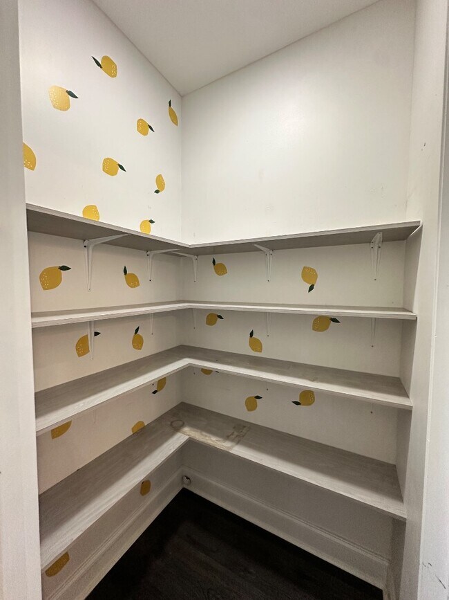 Building Photo - 3918 Old Wolf Rd