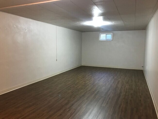 Building Photo - 3900 Yarrow St
