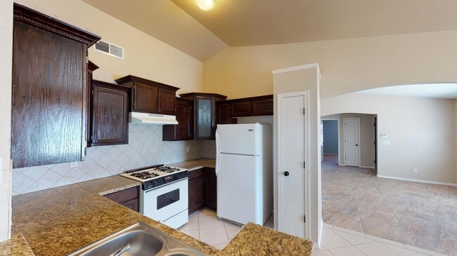 Building Photo - 14336 Desert Sage Dr