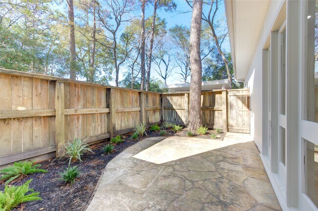 Building Photo - 50 Saddlebrook Ln