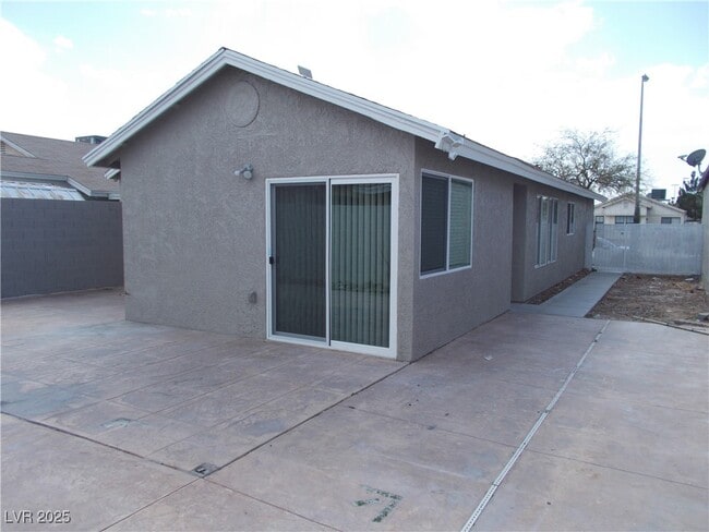 Building Photo - 7344 Vireo Dr