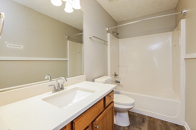 Building Photo - 7050 Silver Bend Overlook