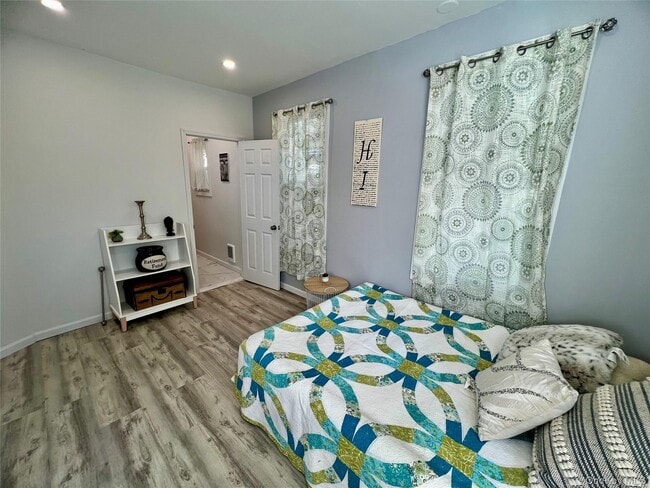 Building Photo - 126 W Main St