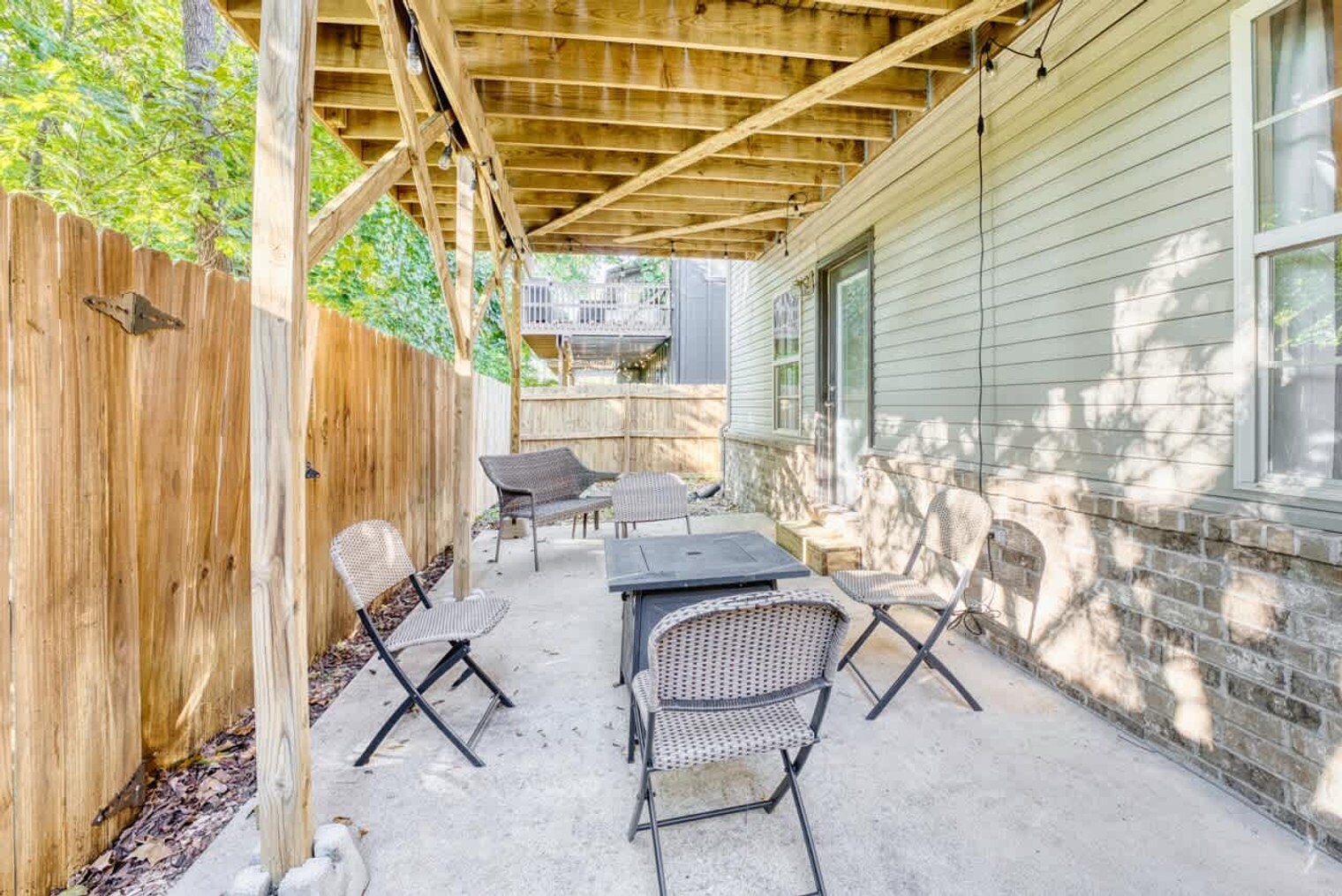 Building Photo - 1515 NW Bell Royal Ct