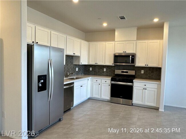 Building Photo - Brand-New Juniper Hills Townhome with 4 Bedrooms, Loft & Dual Balconies