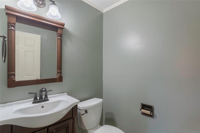 Building Photo - 149 Ledyard Dr