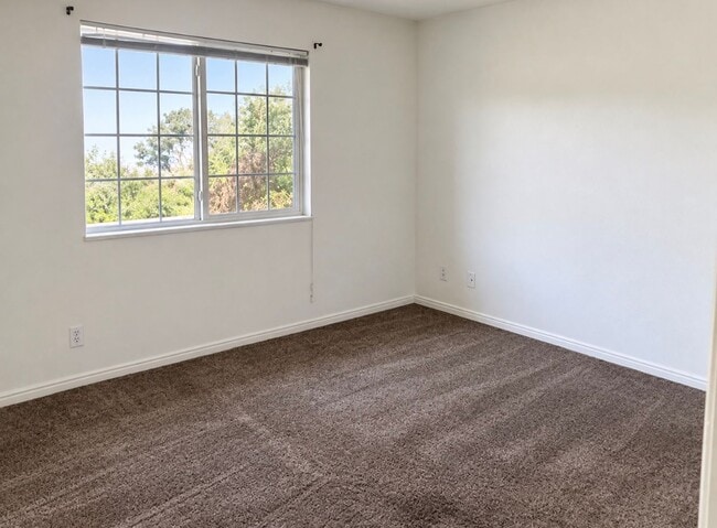Building Photo - 67 N 200 E