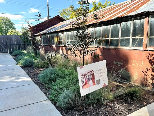 Building Photo - 2601 S Kingshighway Blvd