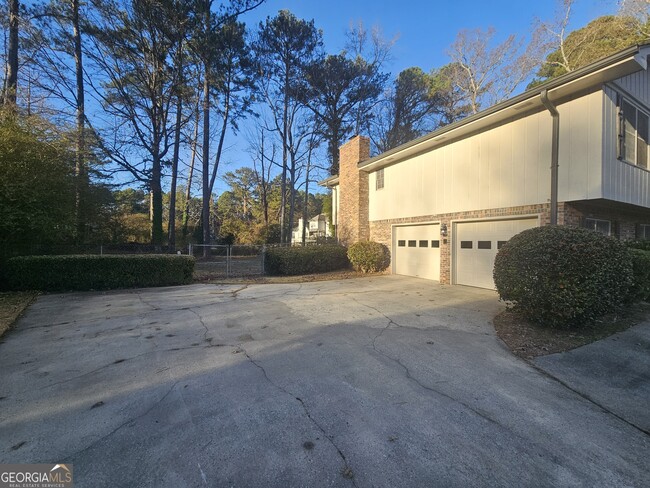 Building Photo - 7045 Eden Ct