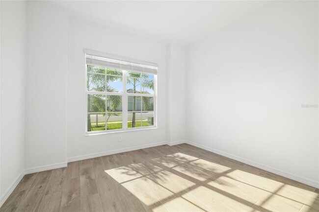 Building Photo - 5613 Lightning Whelk Ln