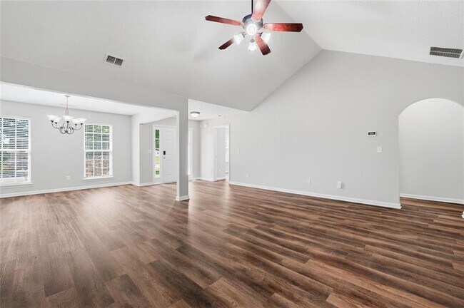 Building Photo - 465 Camella Cir