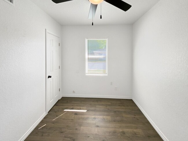 Building Photo - 515 Bremser Ave