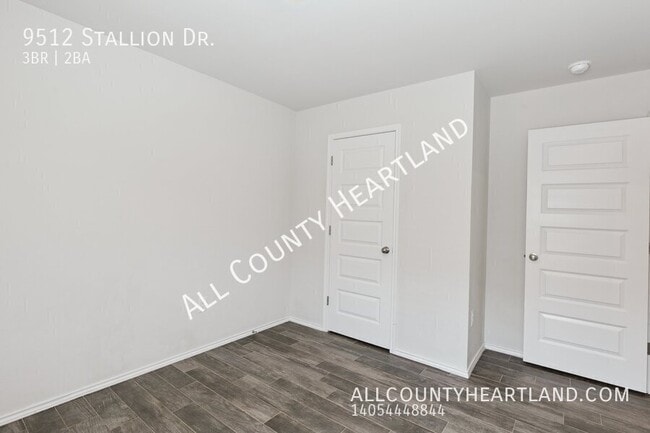Building Photo - 9512 Stallion Dr