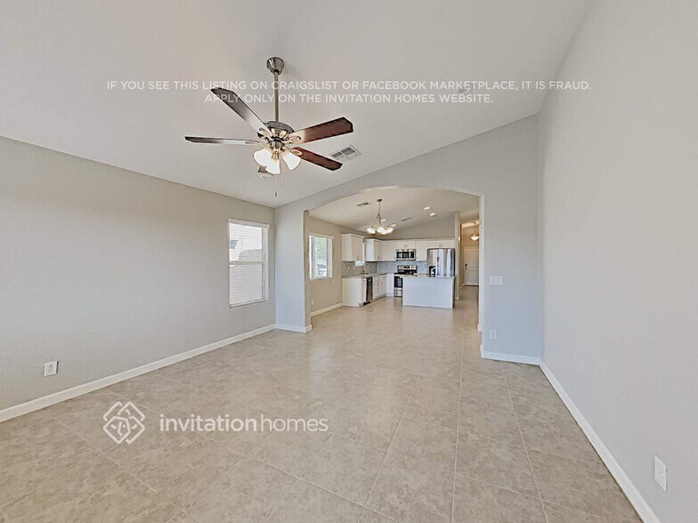 Building Photo - 21707 W Hess Ave