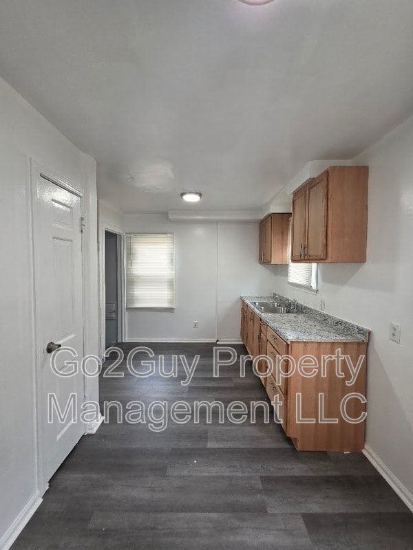 Building Photo - 18472 Meyers Rd